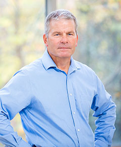 Portrait Dr. Scott Stewart